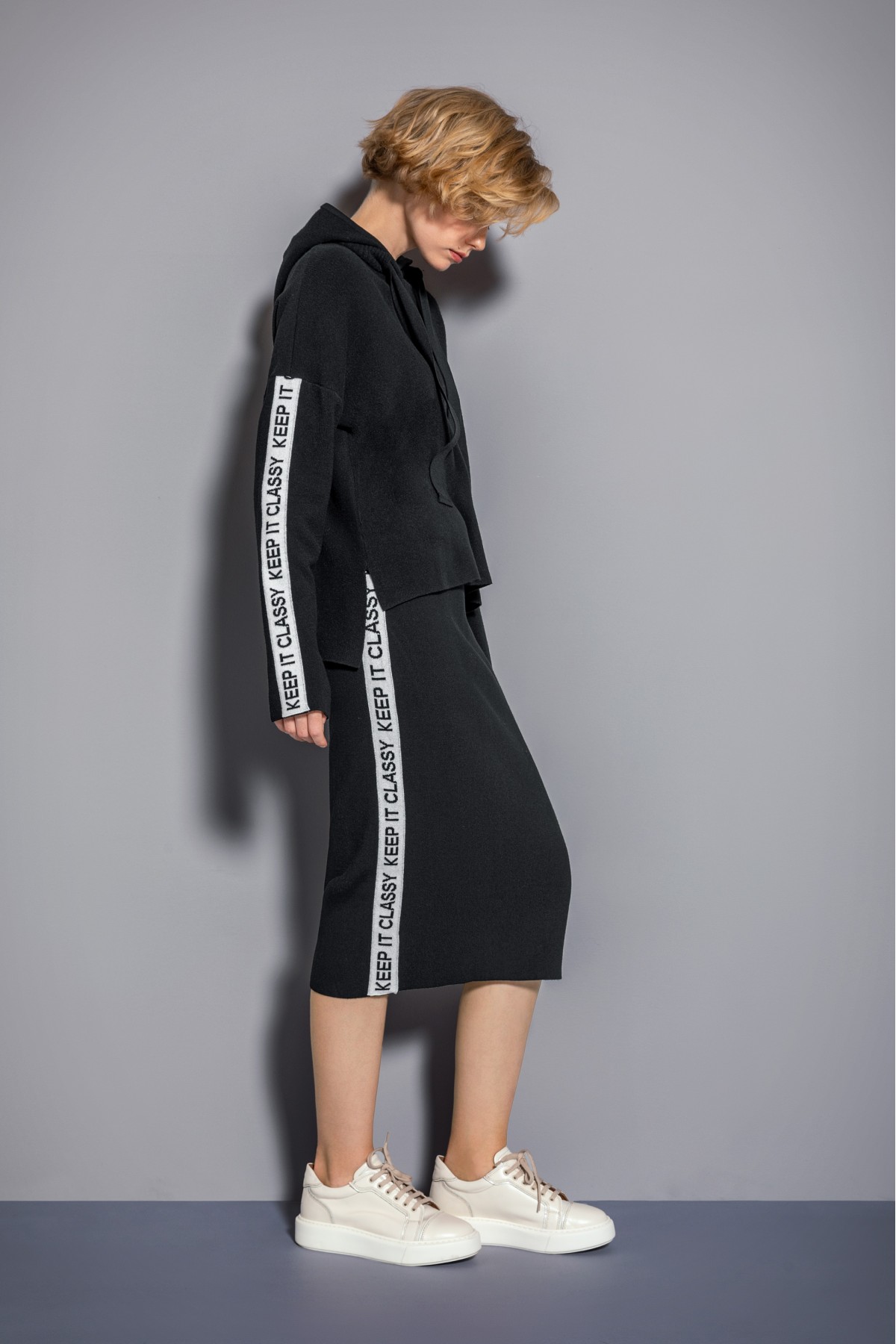 Kapüşonlu Yanı Yazılı Triko Sweatshirt Siyah