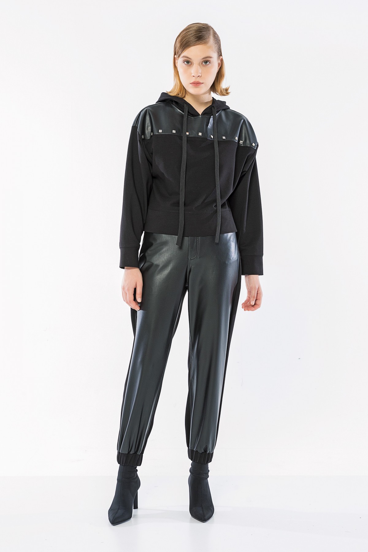 Deri Detaylı Troklu Sweatshirt Siyah