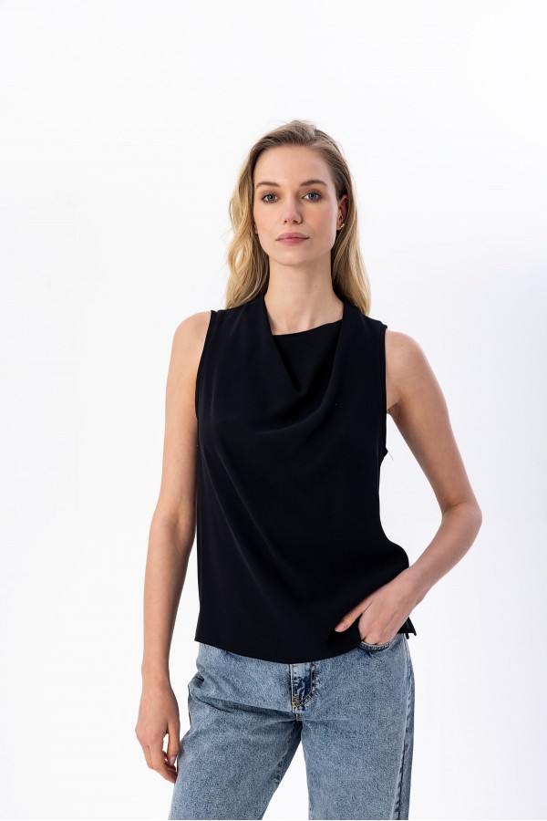 Degaje Yaka Kolsuz Bluz Siyah