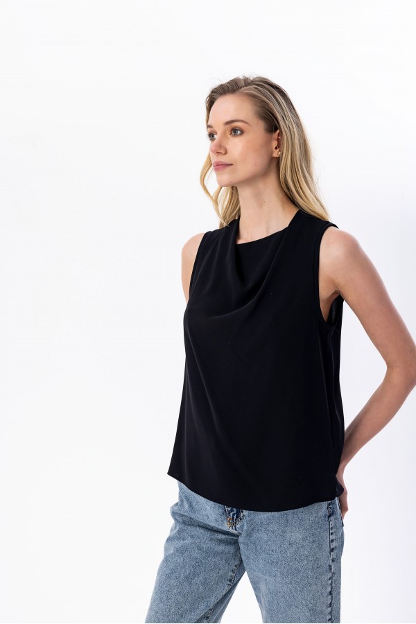 Degaje Yaka Kolsuz Bluz Siyah Degaje Yaka Kolsuz Bluz Siyah