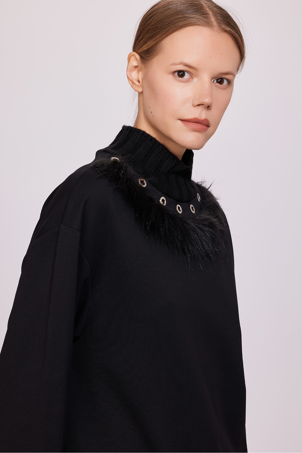 Kürk Yaka Sweatshirt Siyah