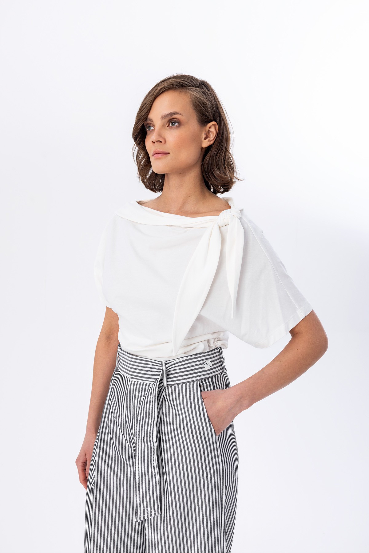 Kayık Yaka T-shirt Ekru