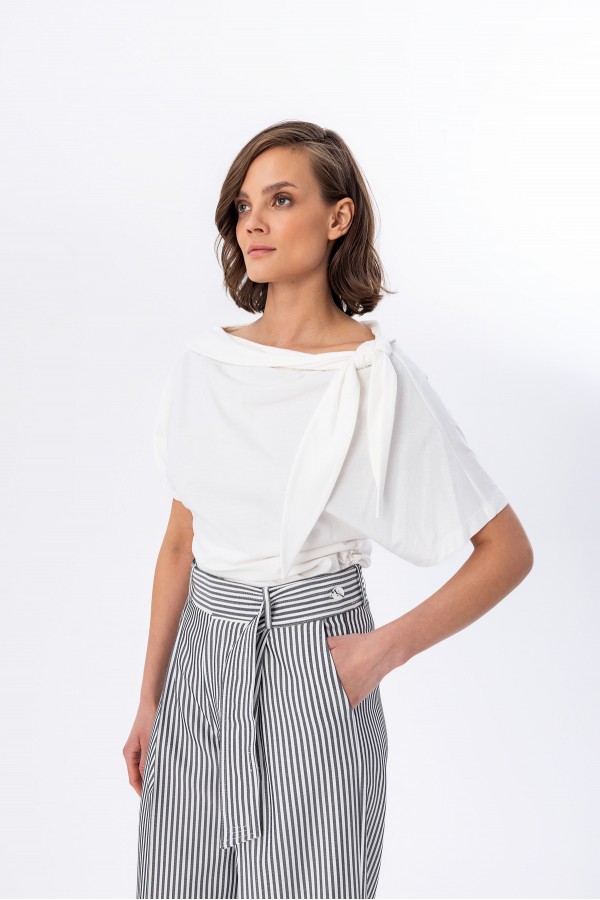 Kayık Yaka T-shirt Ekru Kayık Yaka T-shirt Ekru
