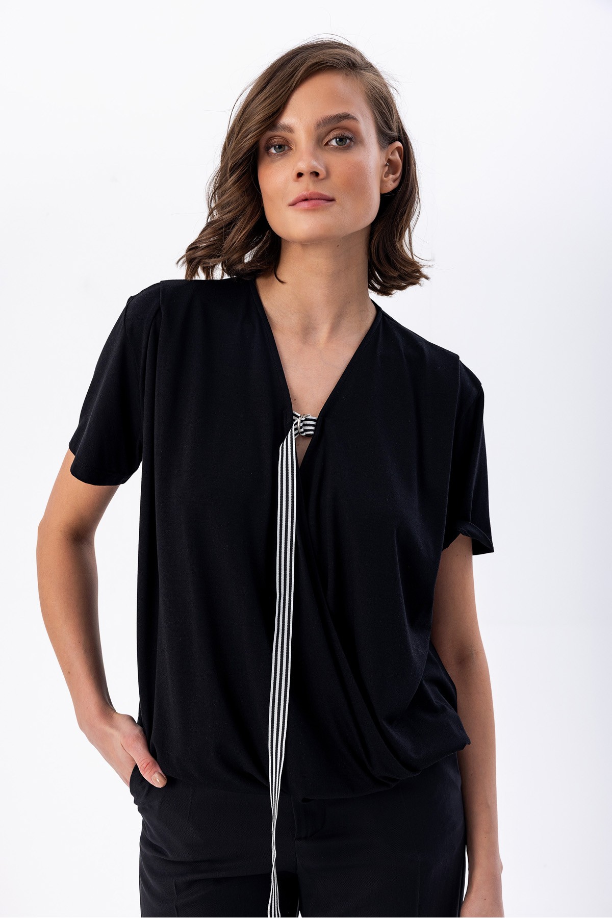 Şeritli Kruvaze T-shirt Siyah