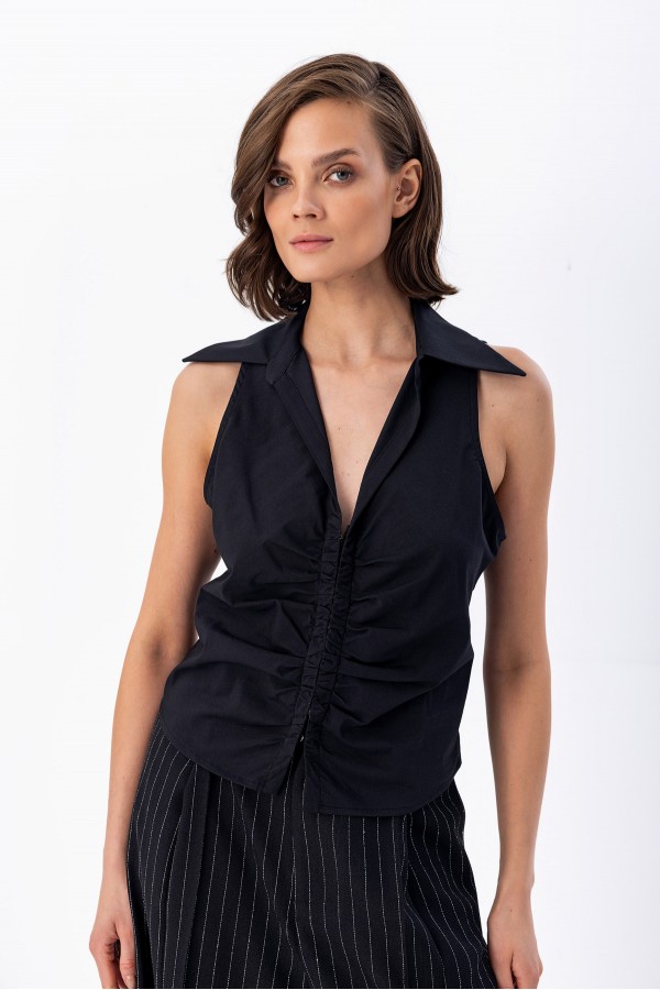 Önü Büzgülü Kolsuz Gömlek Siyah Önü Büzgülü Kolsuz Gömlek Siyah