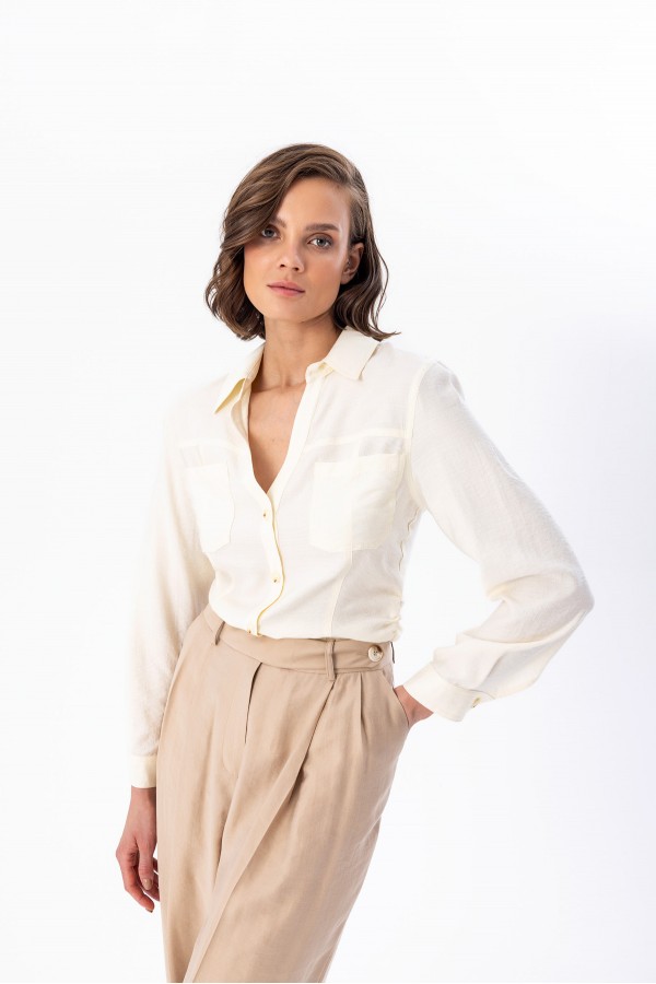 Bele Oturan Gömlek Kemik