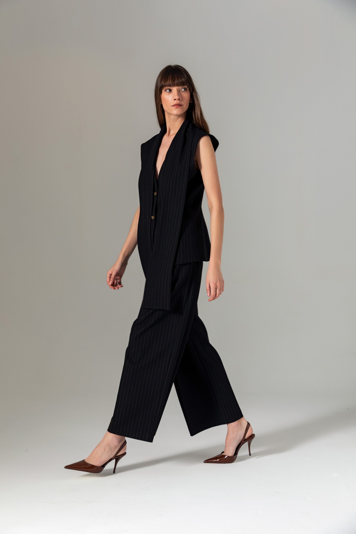 Şal Detaylı Çizgili Yelek Siyah