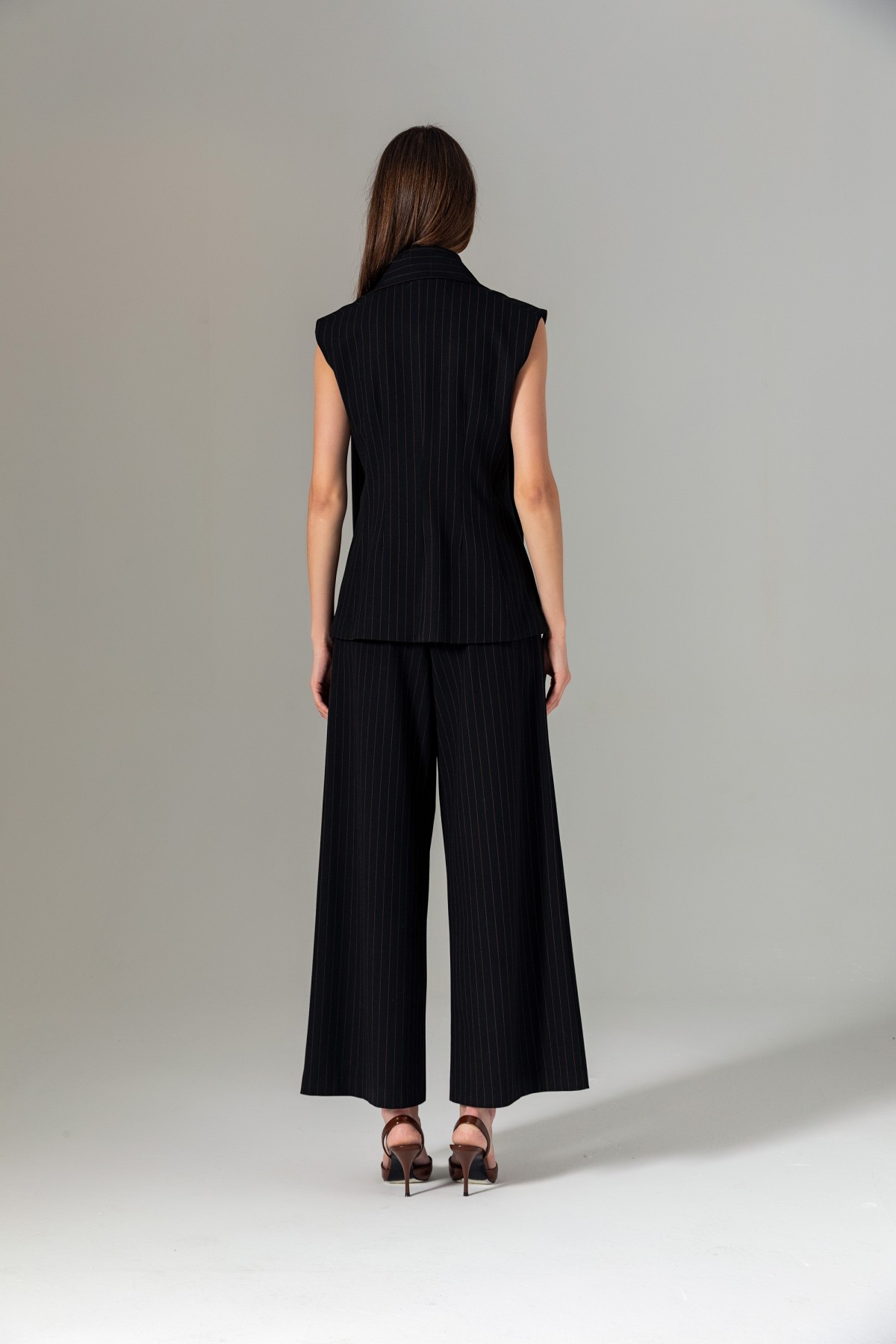 Şal Detaylı Çizgili Yelek Siyah