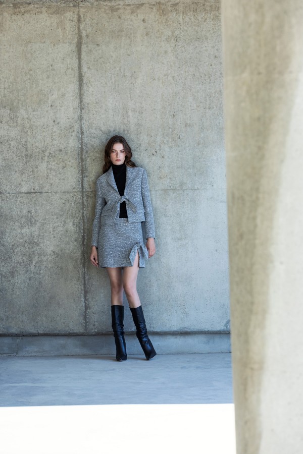 Önden Bağlamalı Dokulu Crop Ceket Siyah