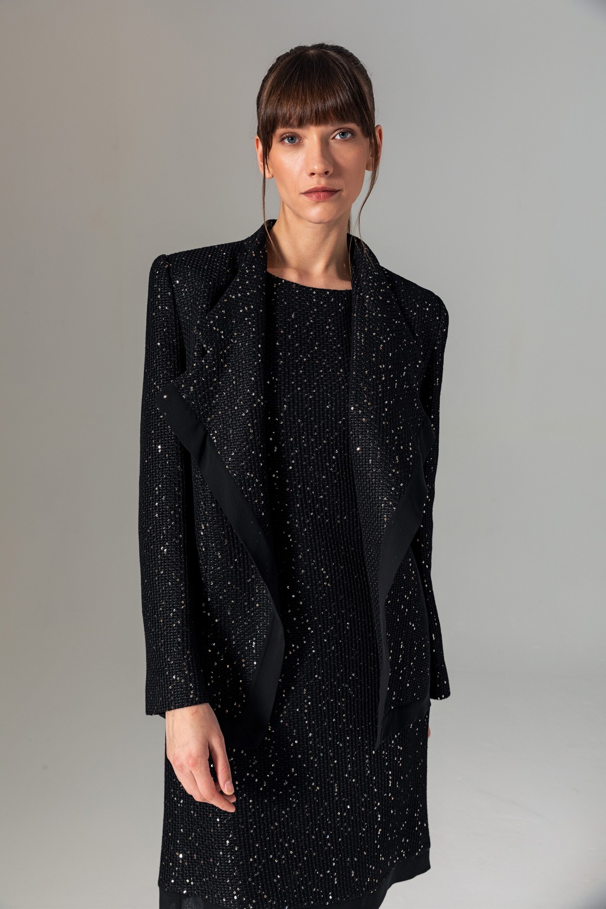 Bele Oturan Pullu Ceket Siyah