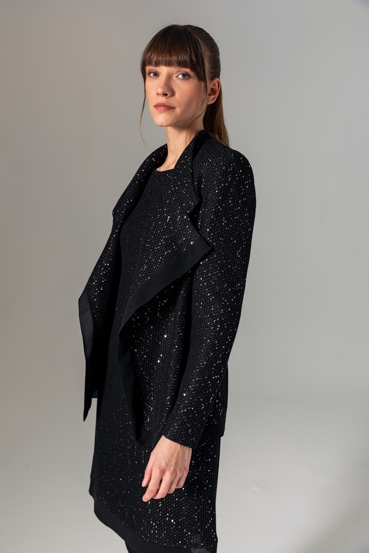 Bele Oturan Pullu Ceket Siyah