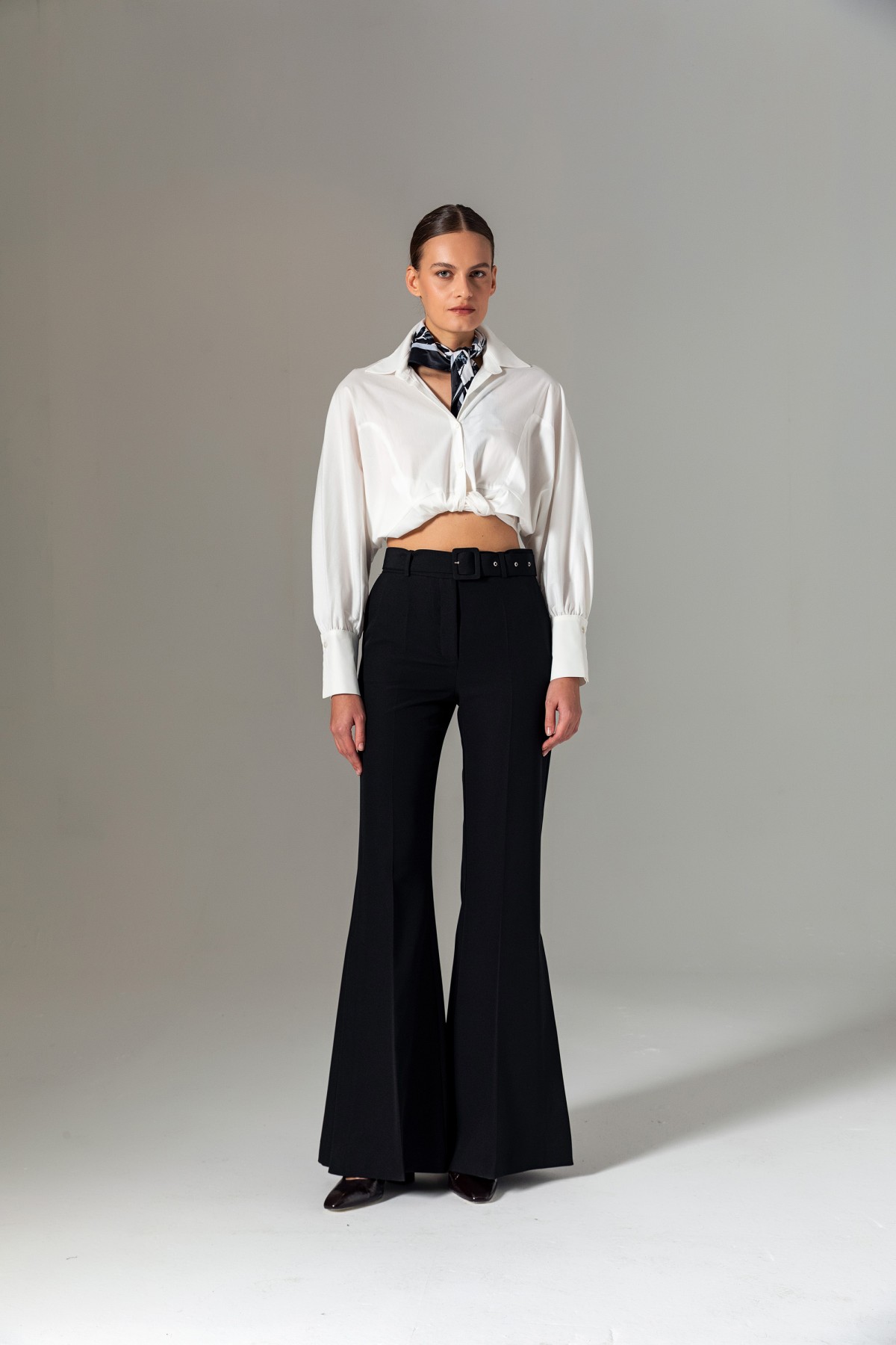 Geniş Paça Kemerli Pantolon Siyah