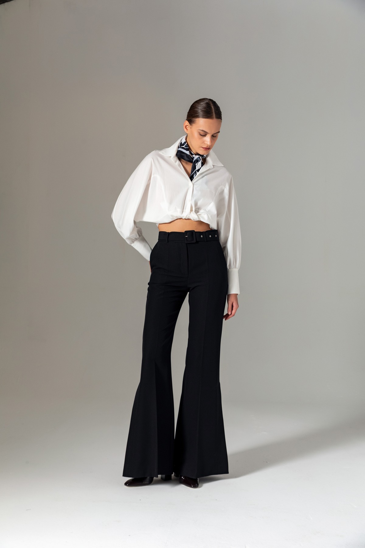 Geniş Paça Kemerli Pantolon Siyah