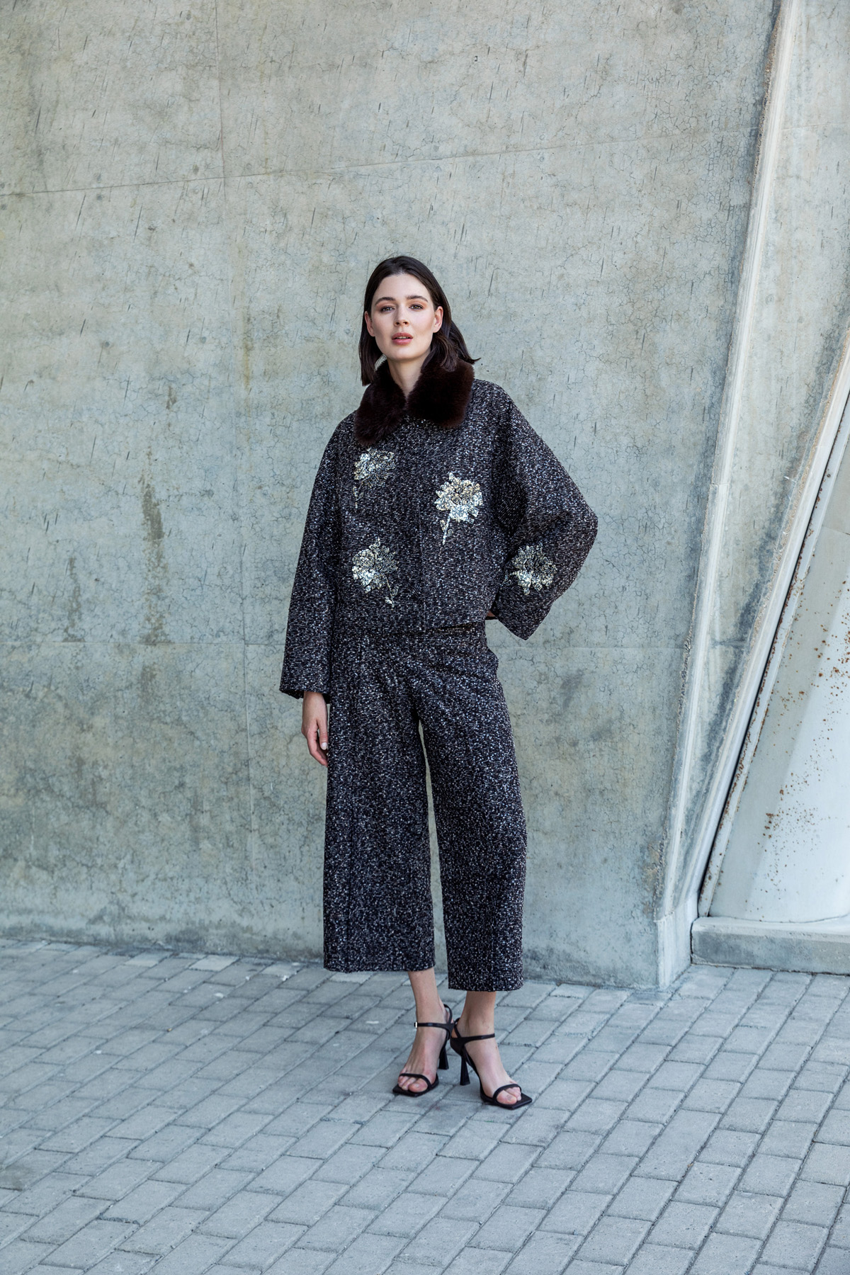 Dokulu Kumaş Bilek Pantolon Kahve