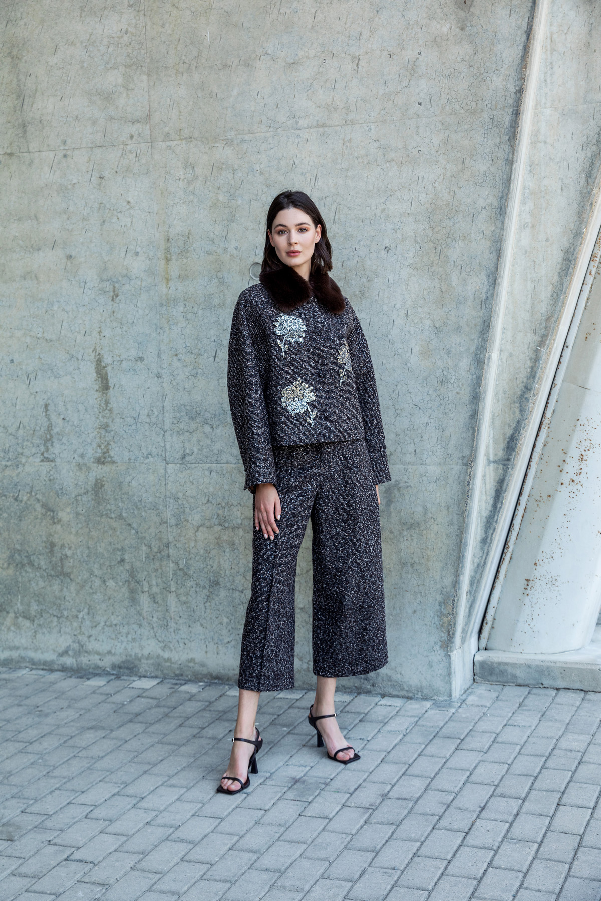 Dokulu Kumaş Bilek Pantolon Kahve