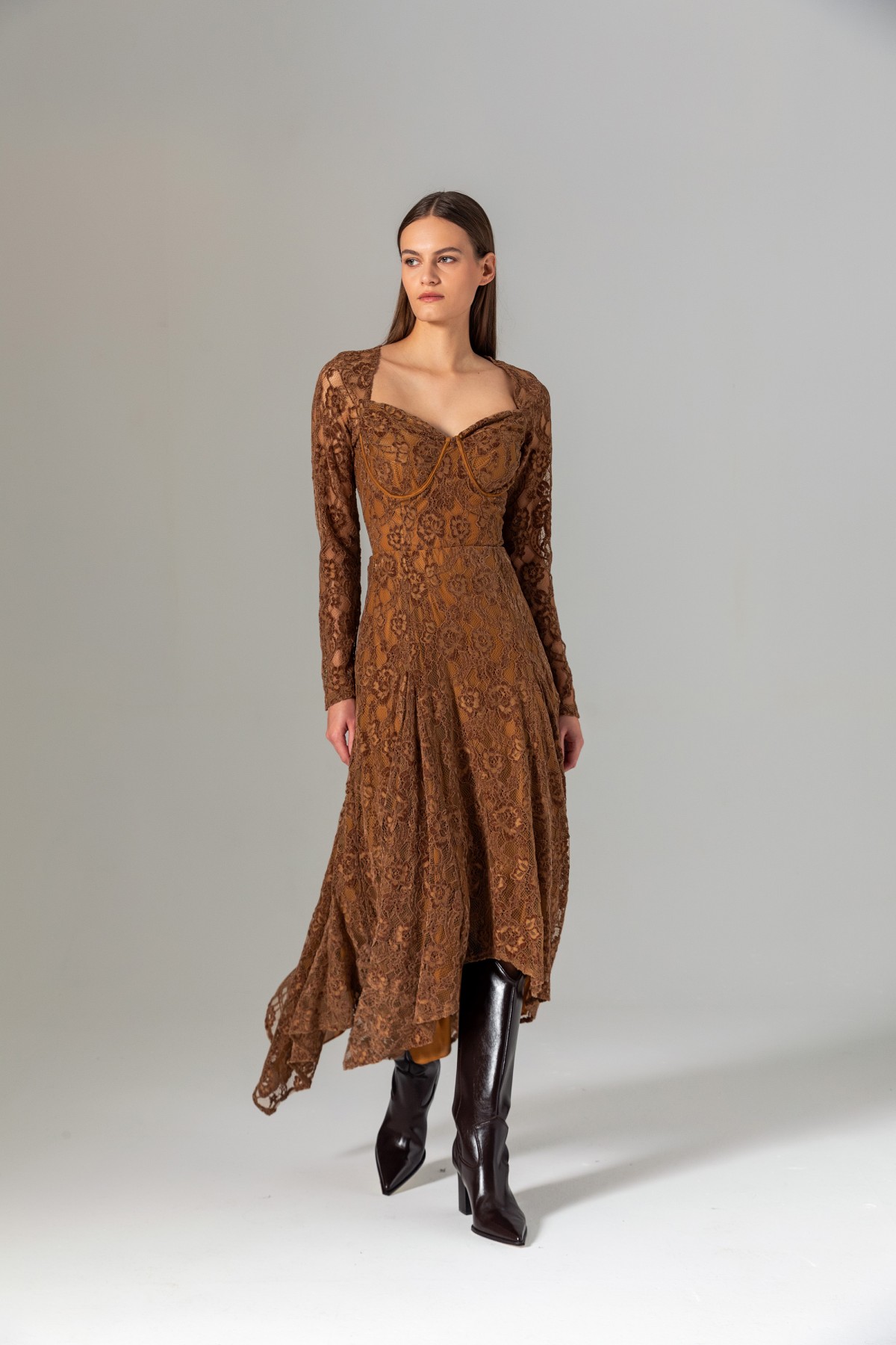 Asimetrik Dantel Etek Taba