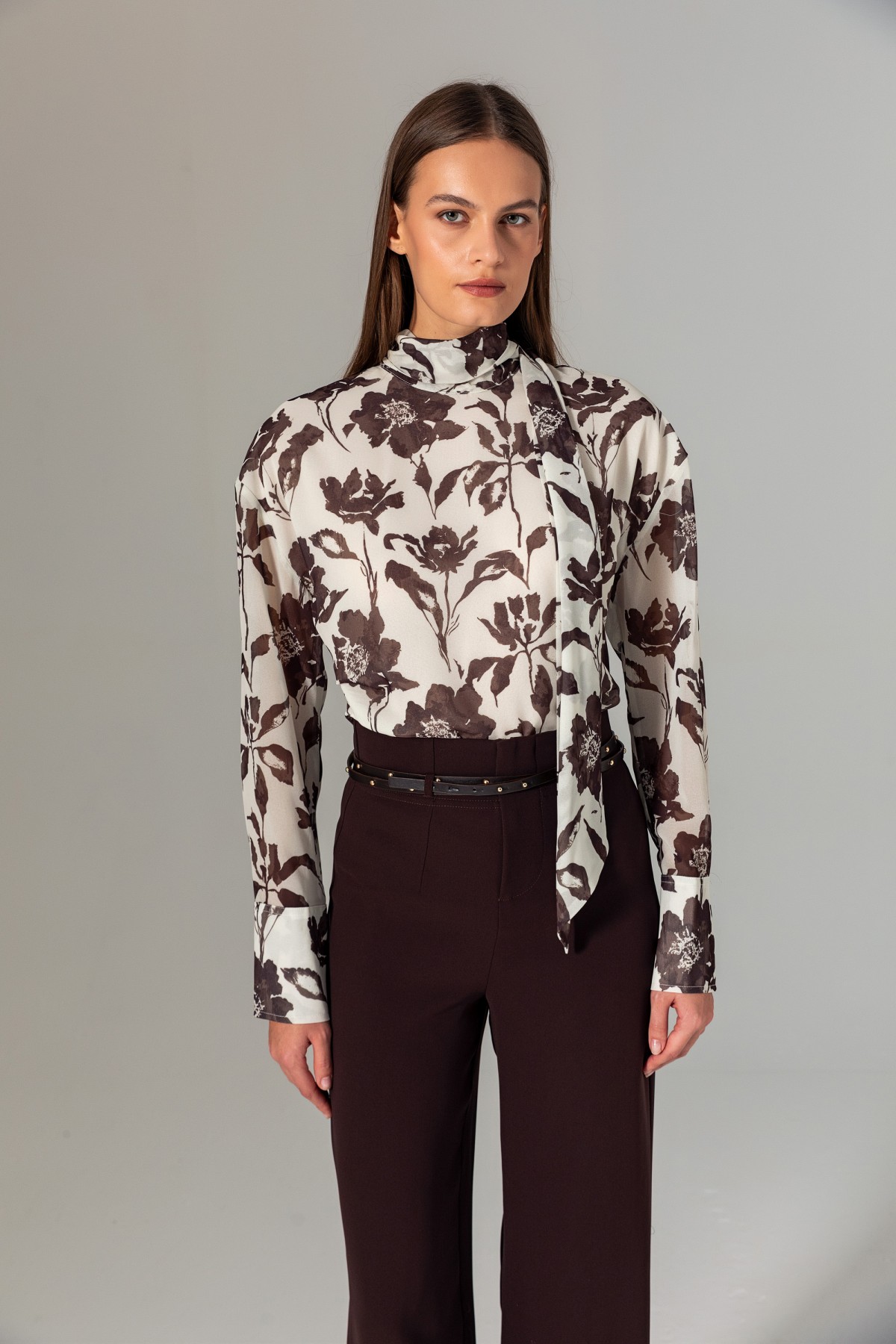 Şal Yaka Desenli Bluz Kahve