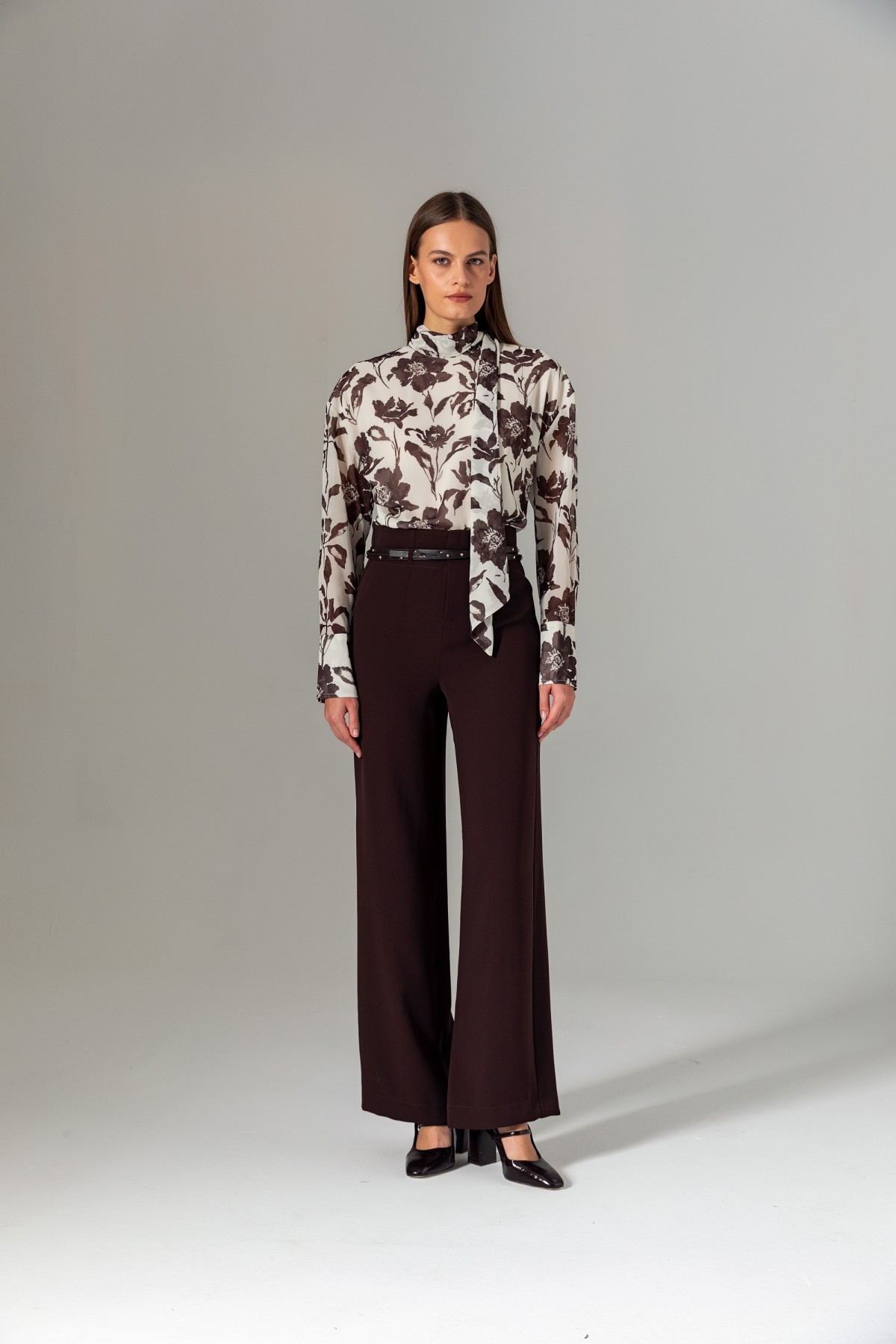 Şal Yaka Desenli Bluz Kahve