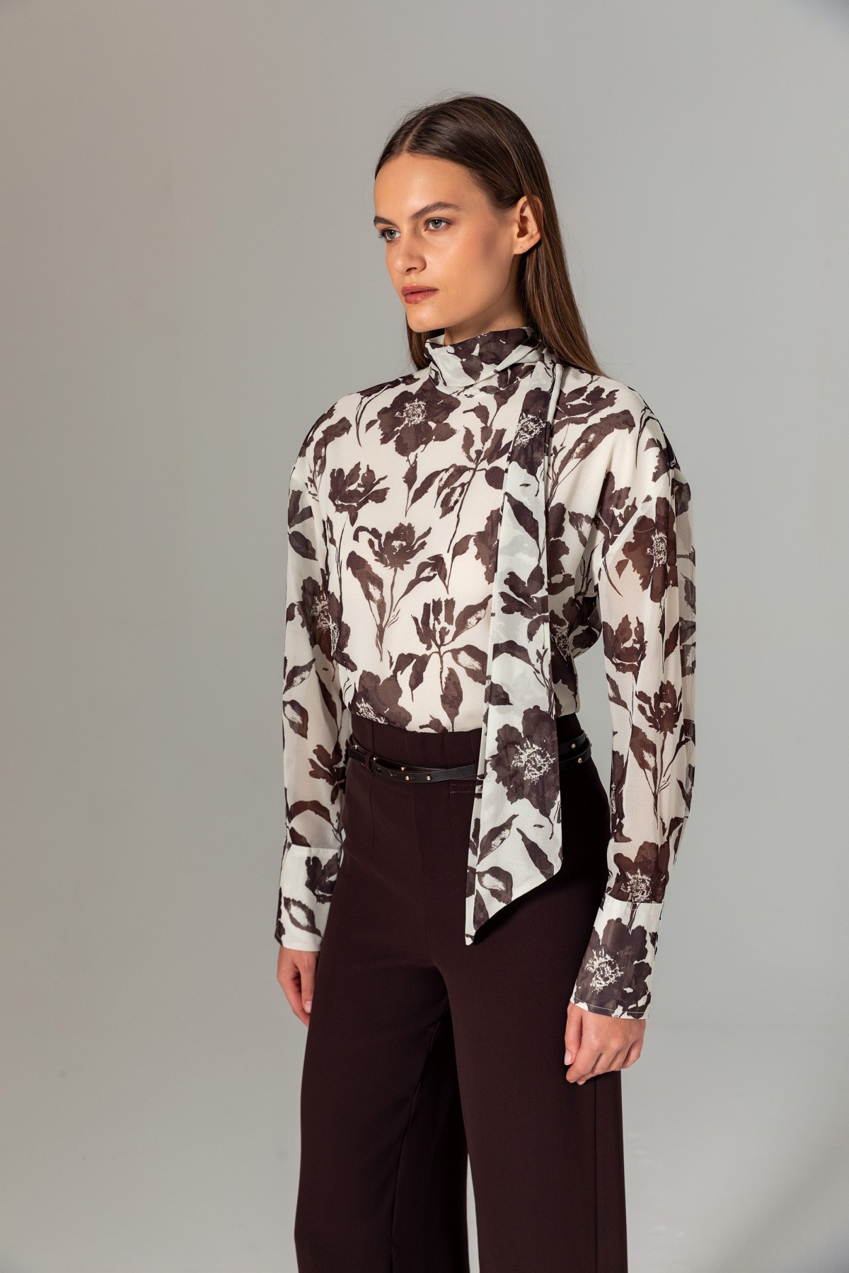 Şal Yaka Desenli Bluz Kahve