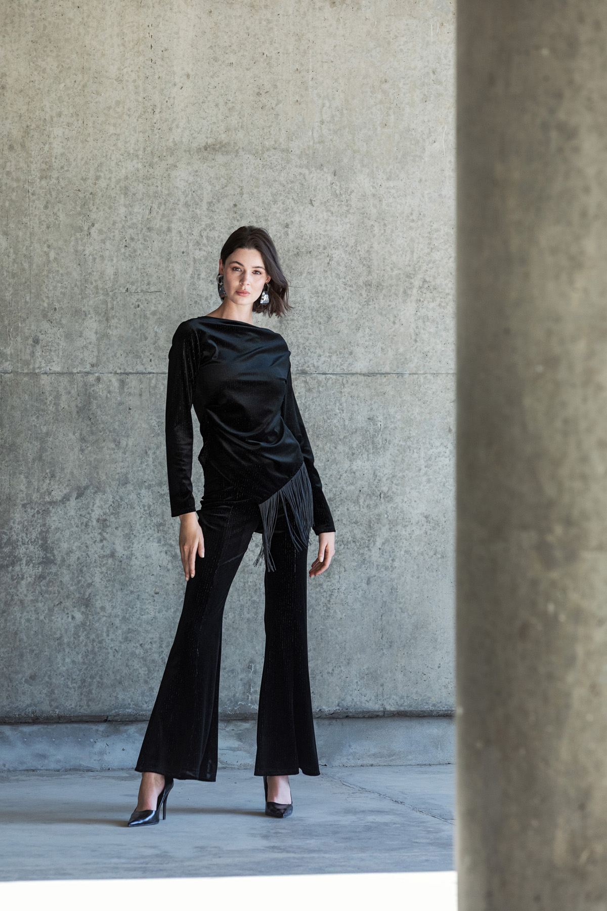 Püsküllü Kadife Bluz Siyah