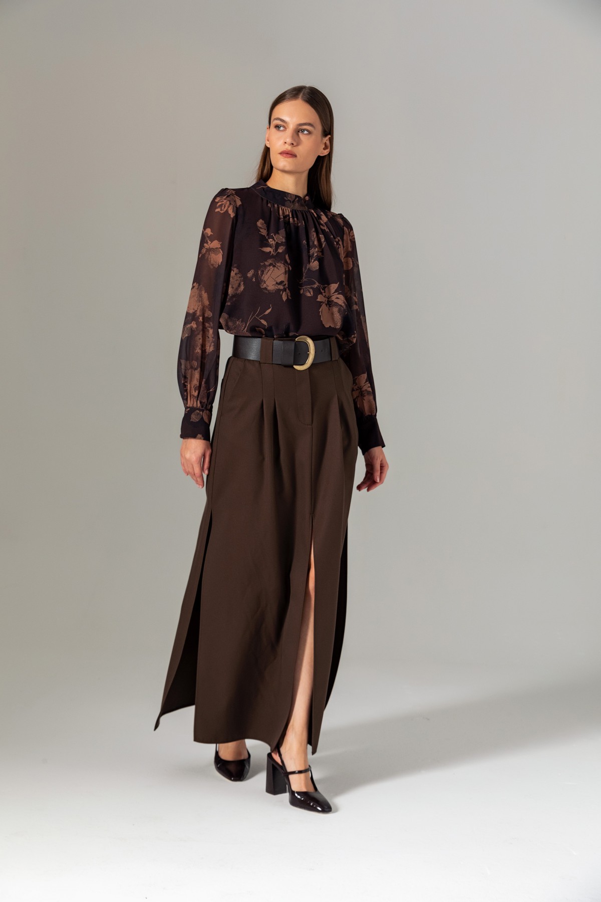 Desenli Yüksek Yaka Bluz Kahve