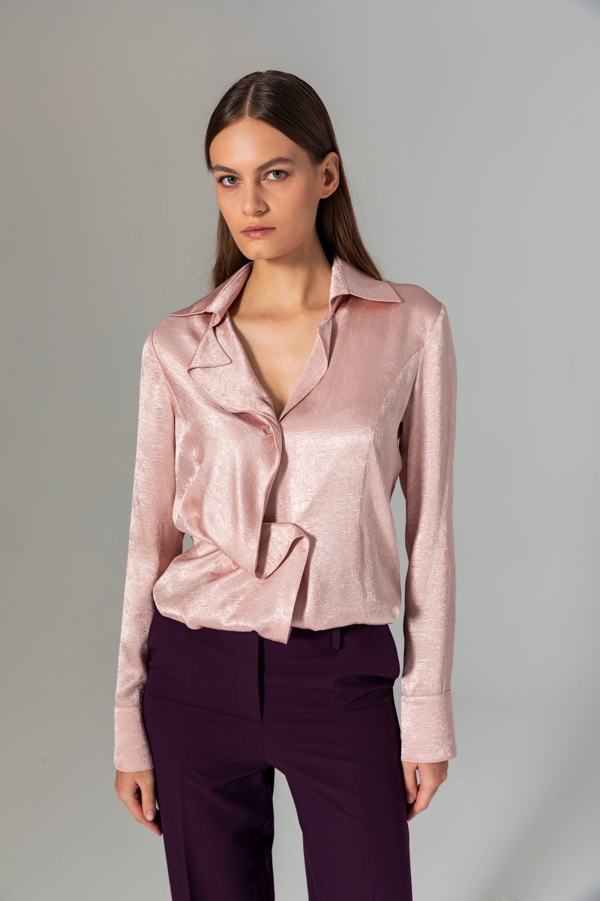 Asimetrik Kapama Gömlek Pudra