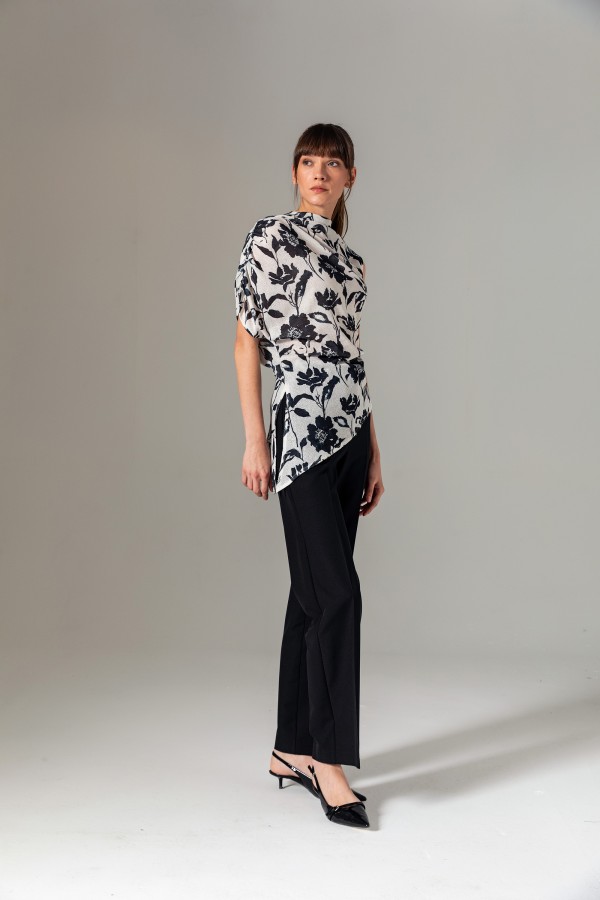 Desenli Asimetrik Bluz Siyah Desenli Asimetrik Bluz Siyah