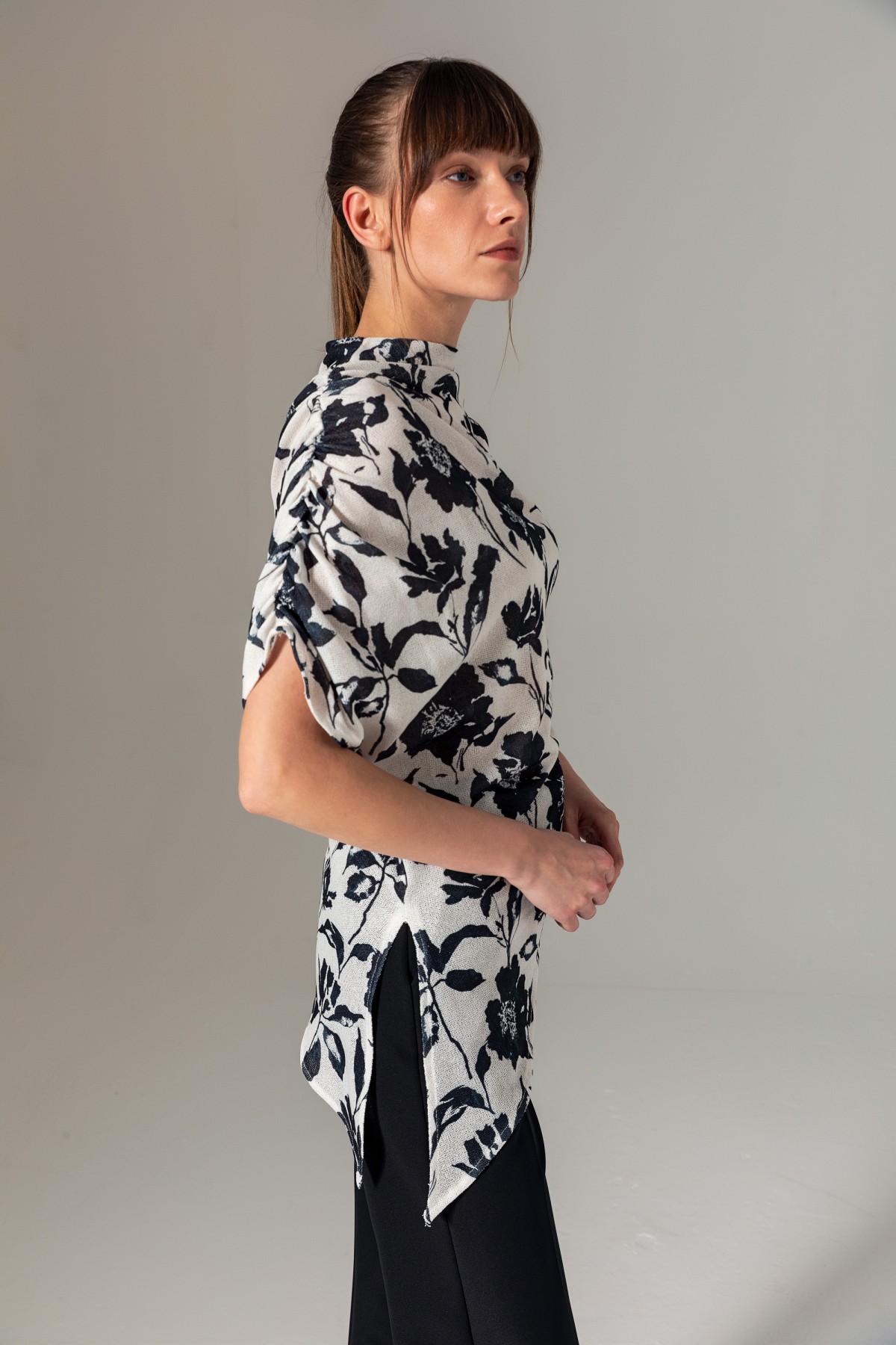 Desenli Asimetrik Bluz Siyah