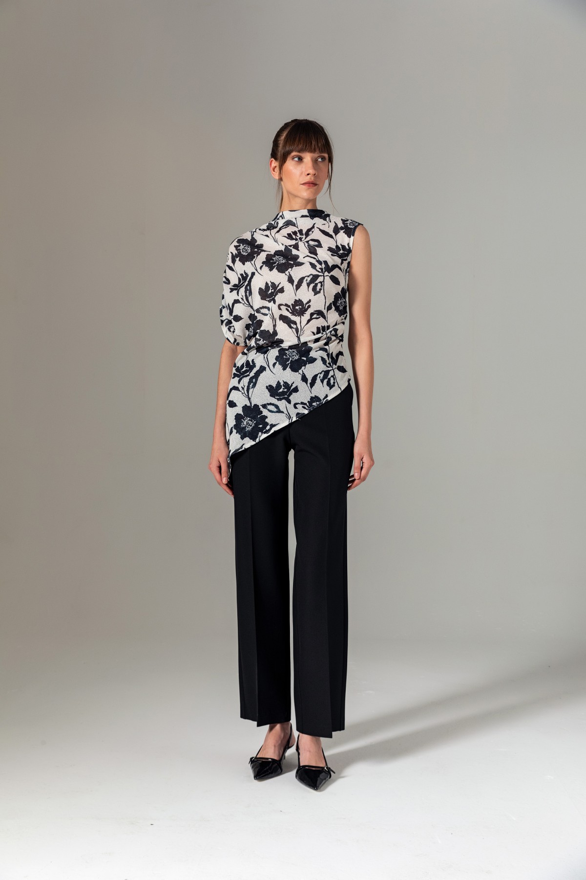 Desenli Asimetrik Bluz Siyah