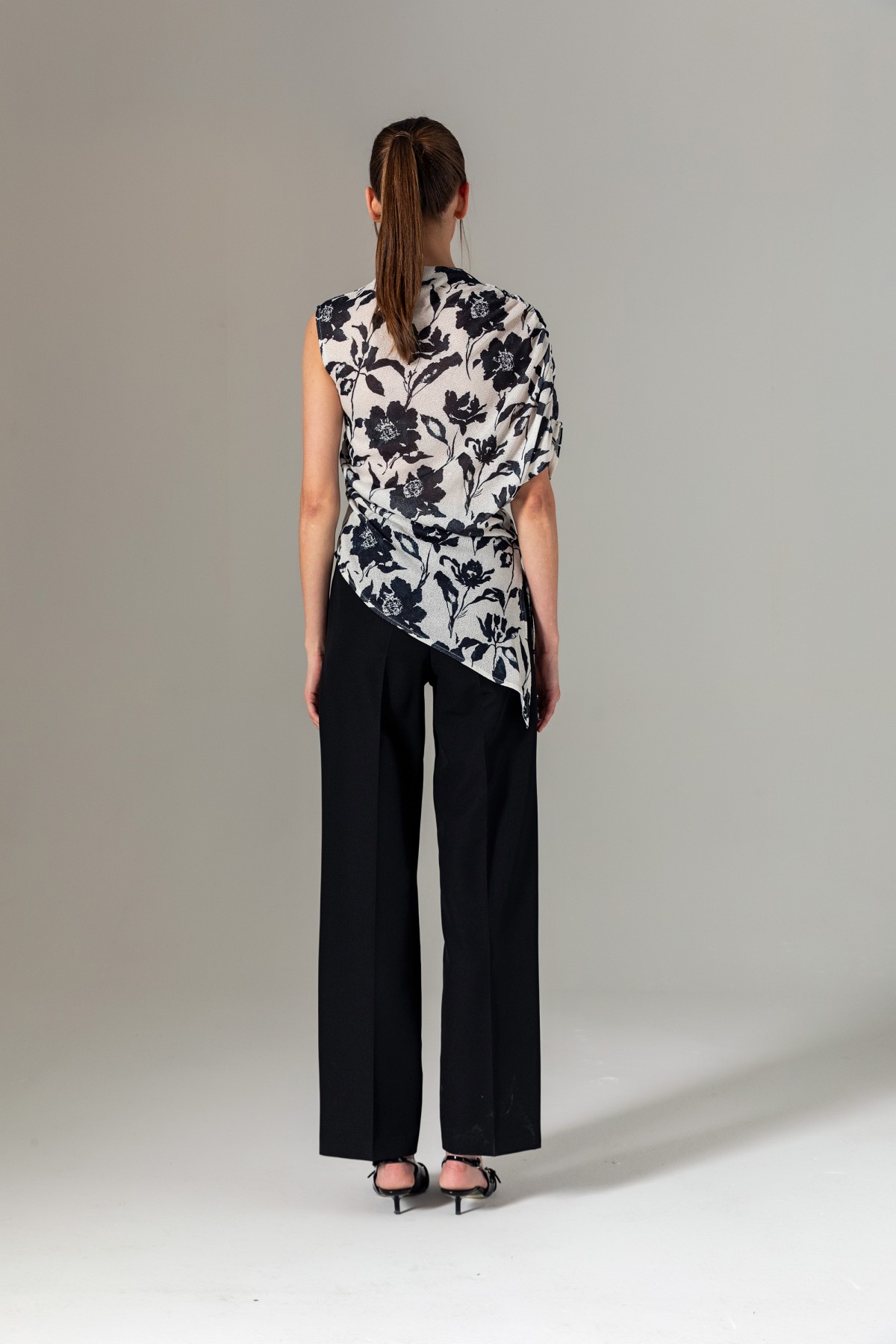 Desenli Asimetrik Bluz Siyah