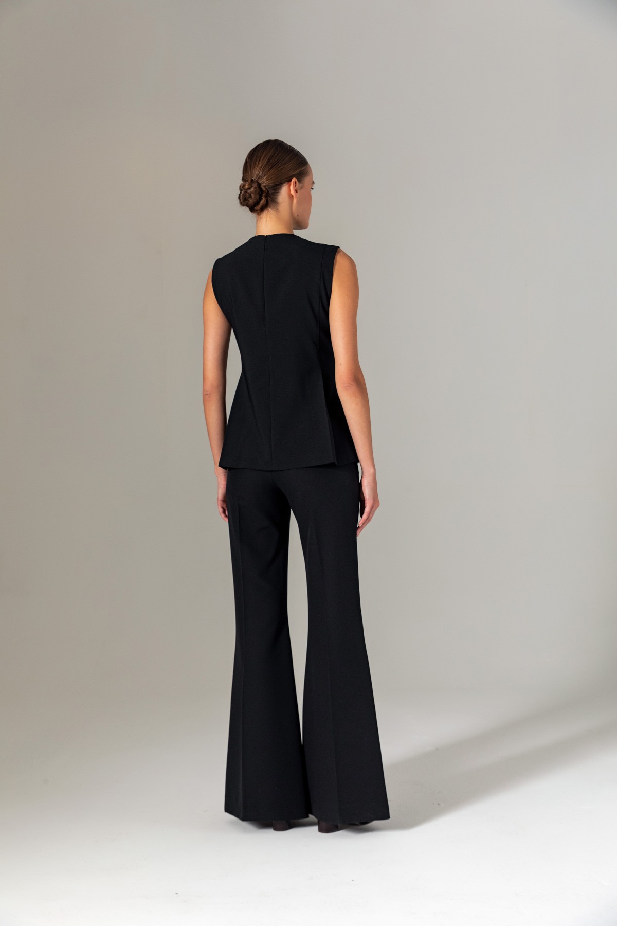 Sıfır Yaka Kolsuz Pileli Bluz Siyah