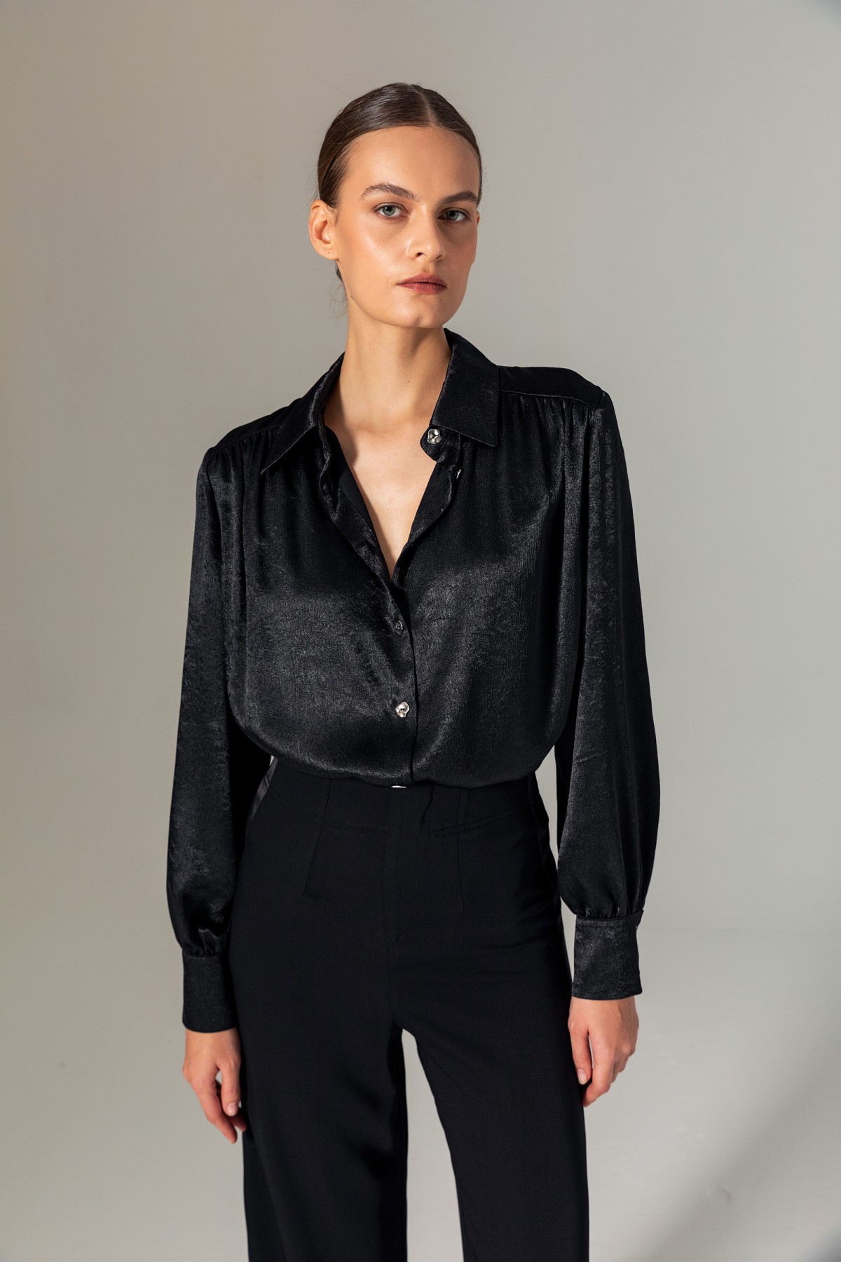 Metal Düğmeli Gömlek Siyah