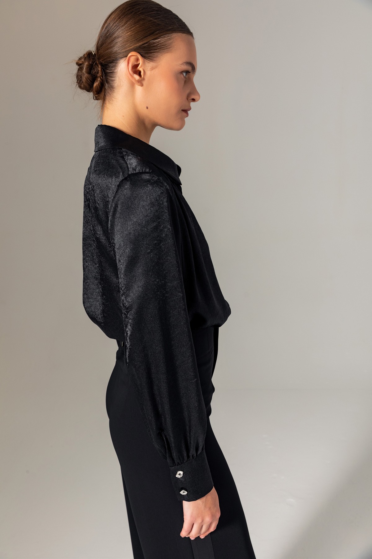 Metal Düğmeli Gömlek Siyah