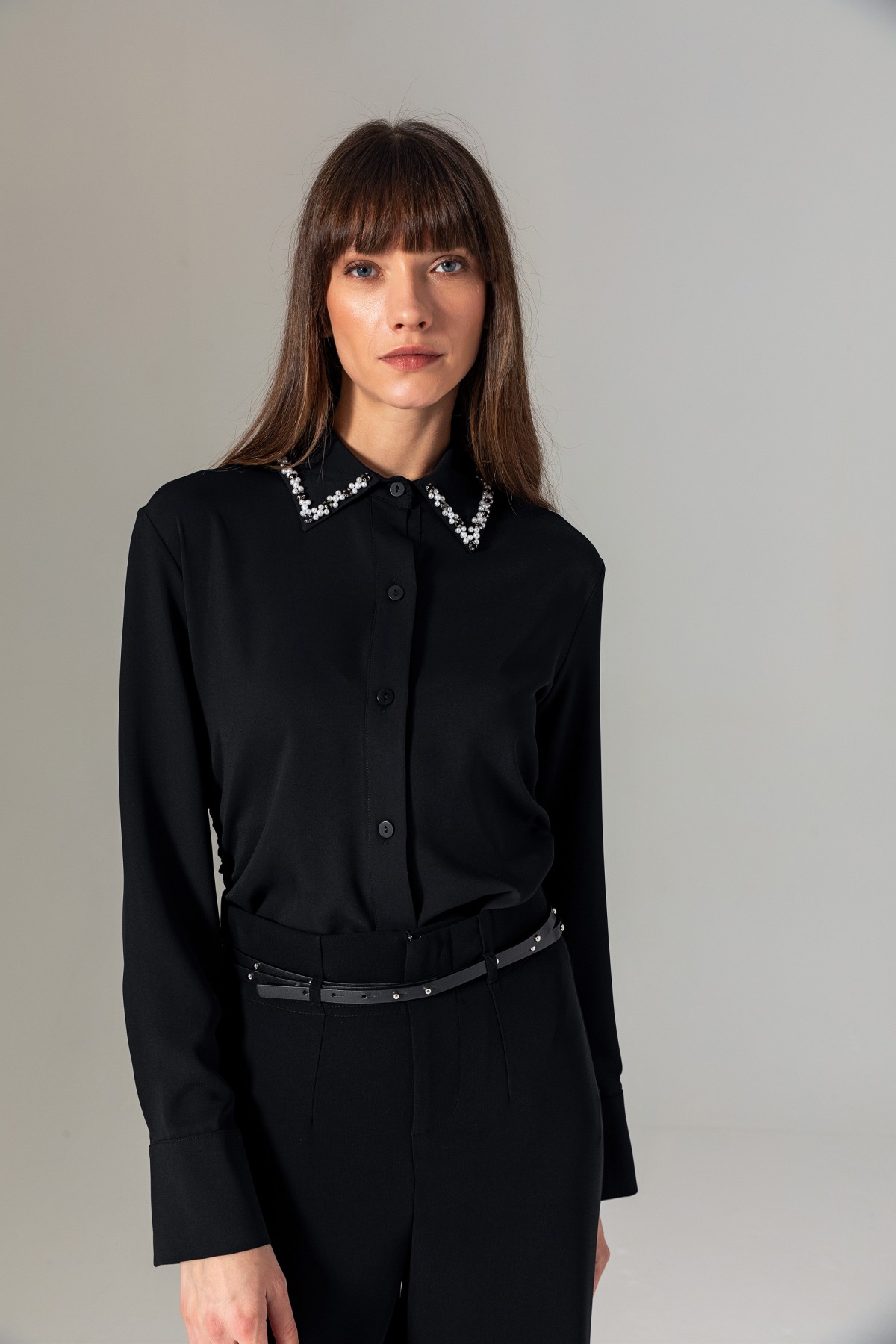 Yakası İşlemeli Gömlek Siyah