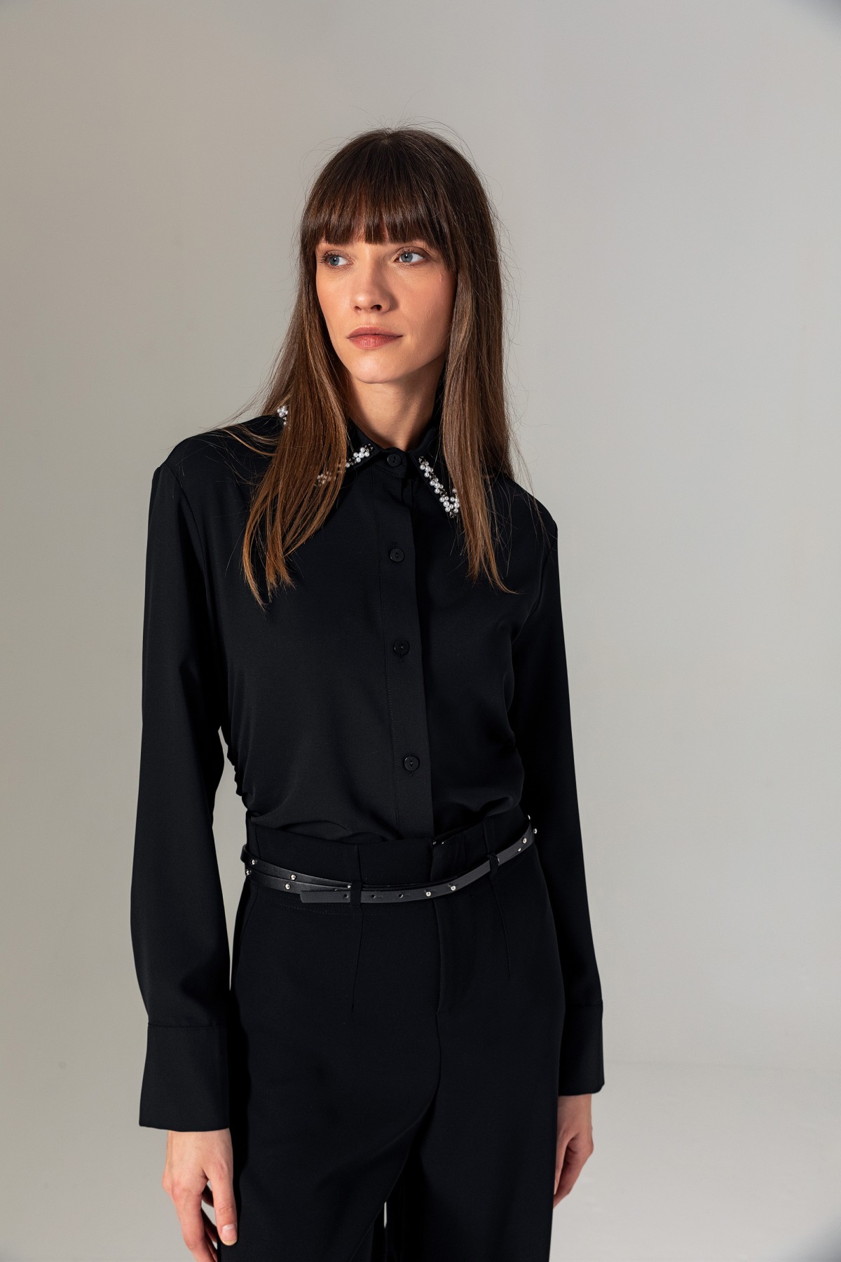 Yakası İşlemeli Gömlek Siyah