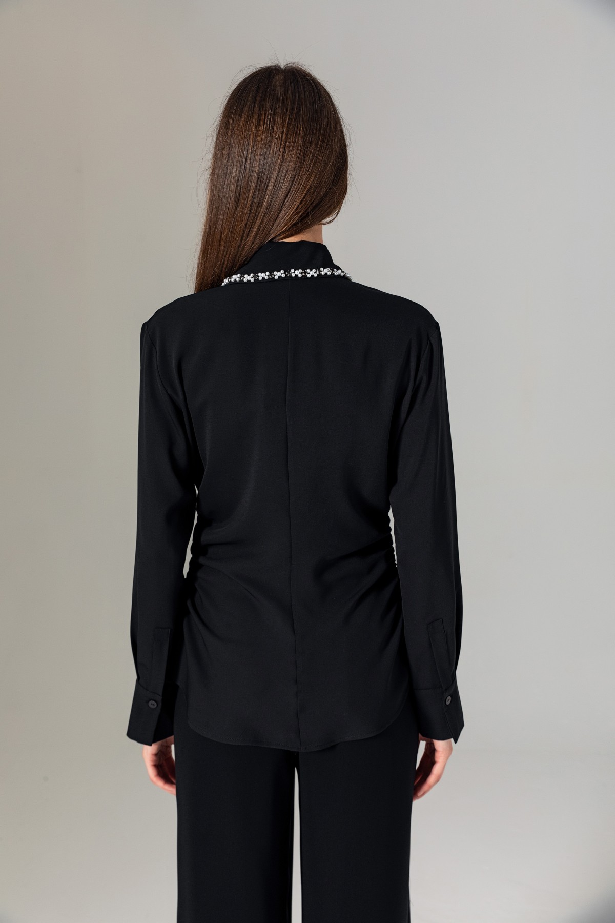 Yakası İşlemeli Gömlek Siyah