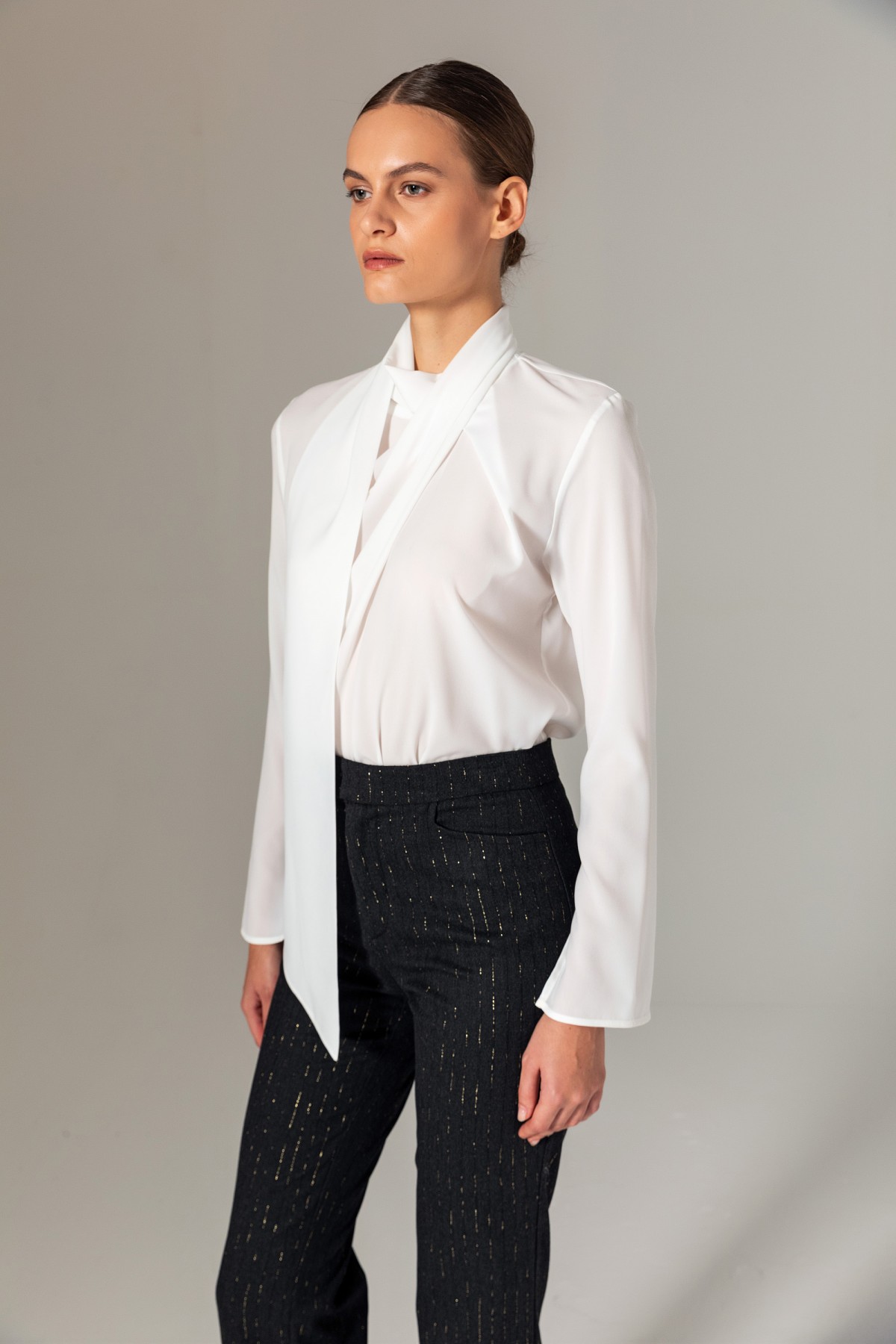 Yakası İşlemeli Gömlek Ekru