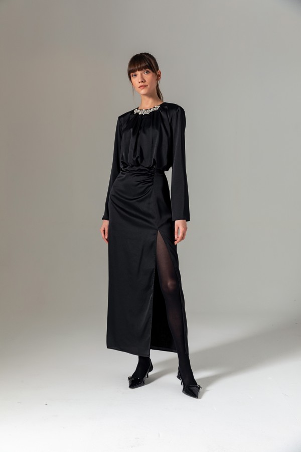 Yakası İşlemeli Uzun Kol Elbise Siyah Yakası İşlemeli Uzun Kol Elbise Siyah