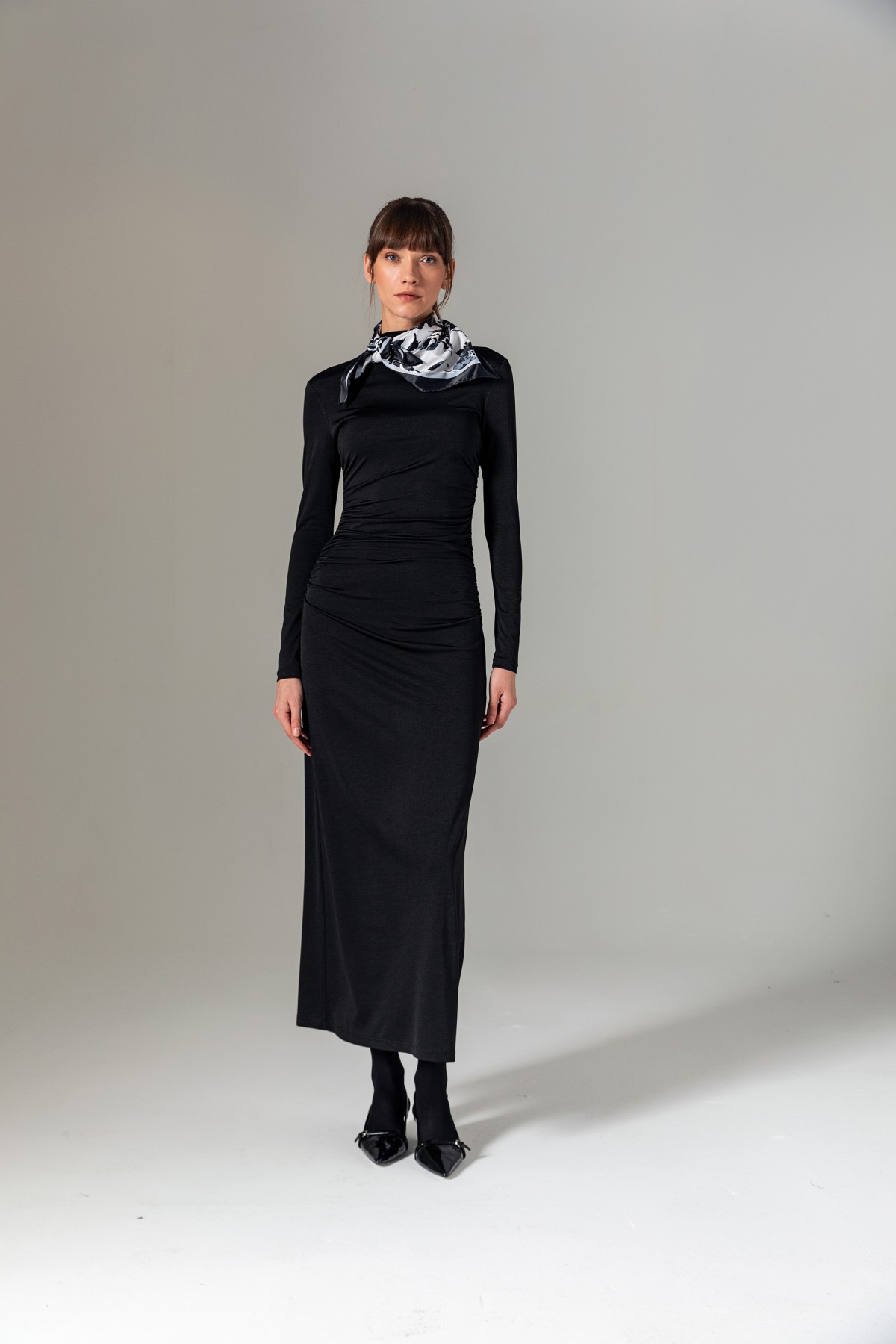 Şal Aksesuarlı Örme Elbise Siyah