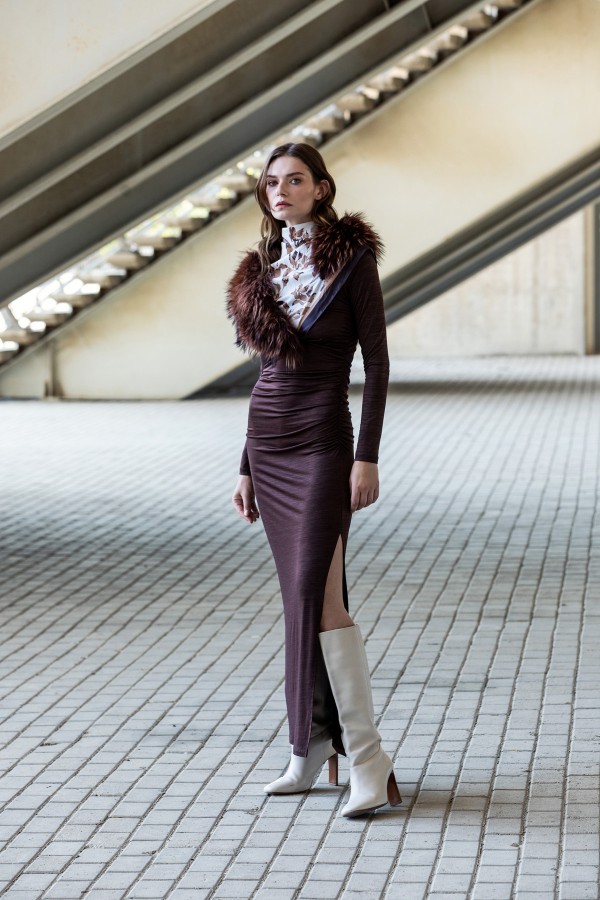 Şal Aksesuarlı Örme Elbise Kahve