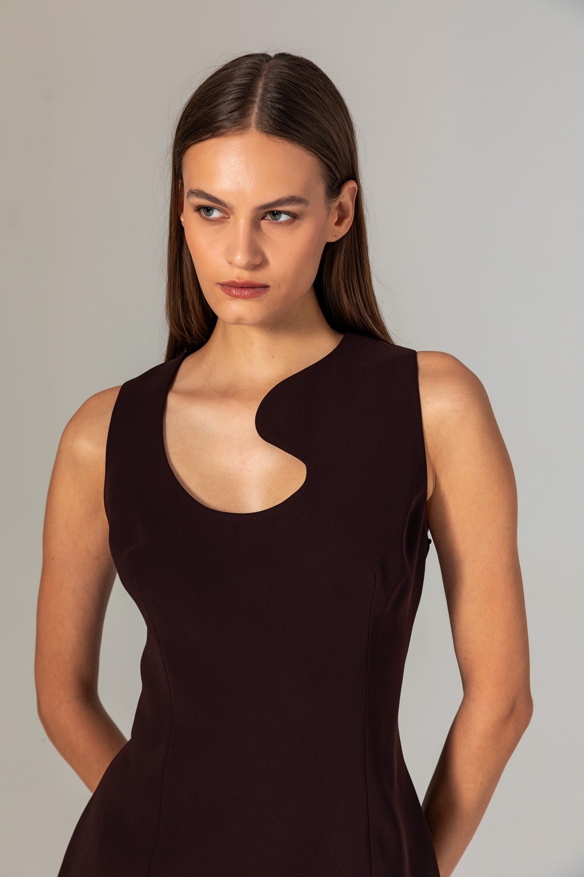 Yaka Detaylı Mini Elbise Kahve