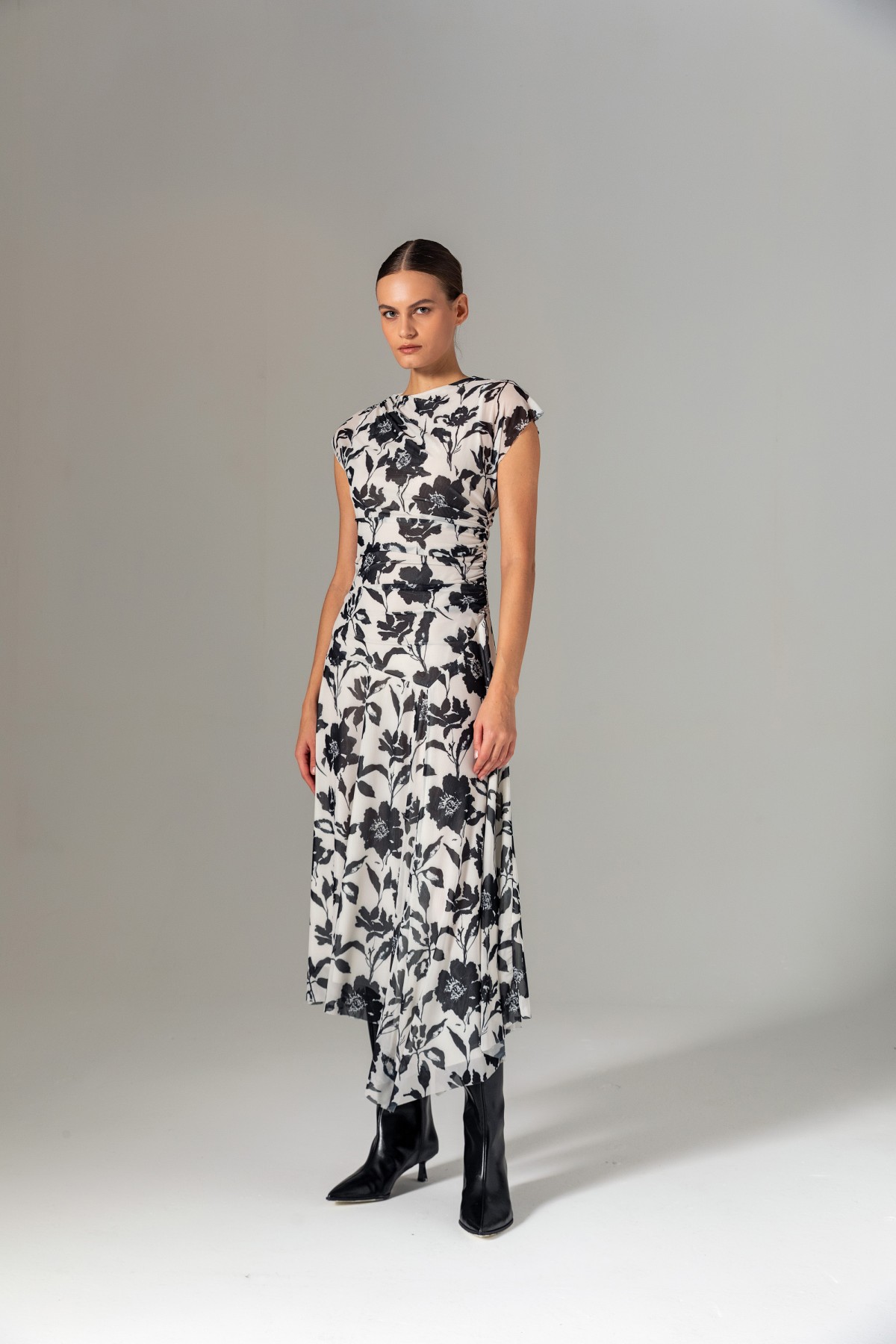 Asimetrik Desenli Tül Elbise Siyah