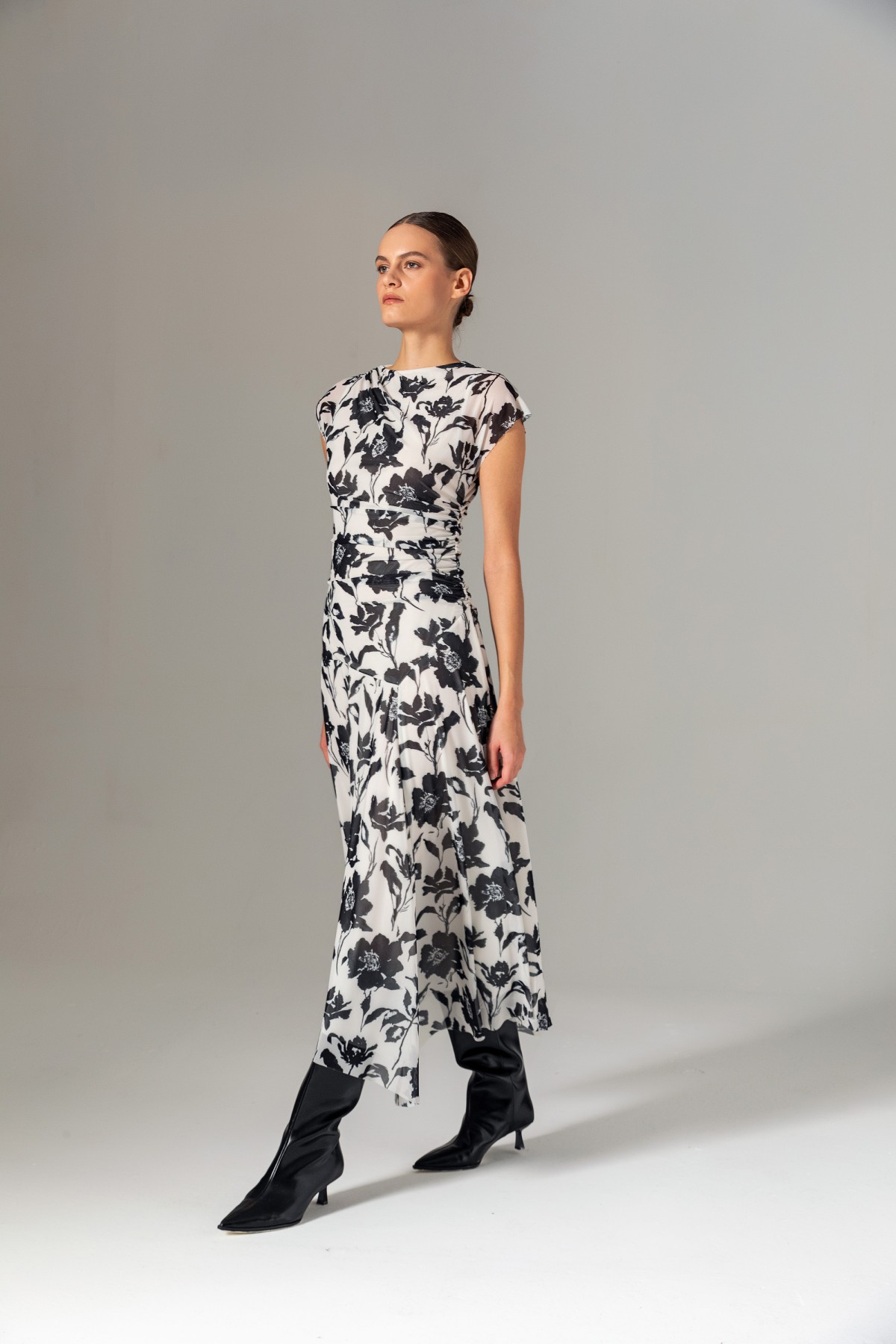 Asimetrik Desenli Tül Elbise Siyah