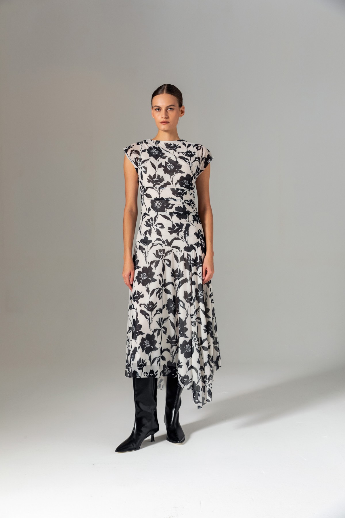 Asimetrik Desenli Tül Elbise Siyah