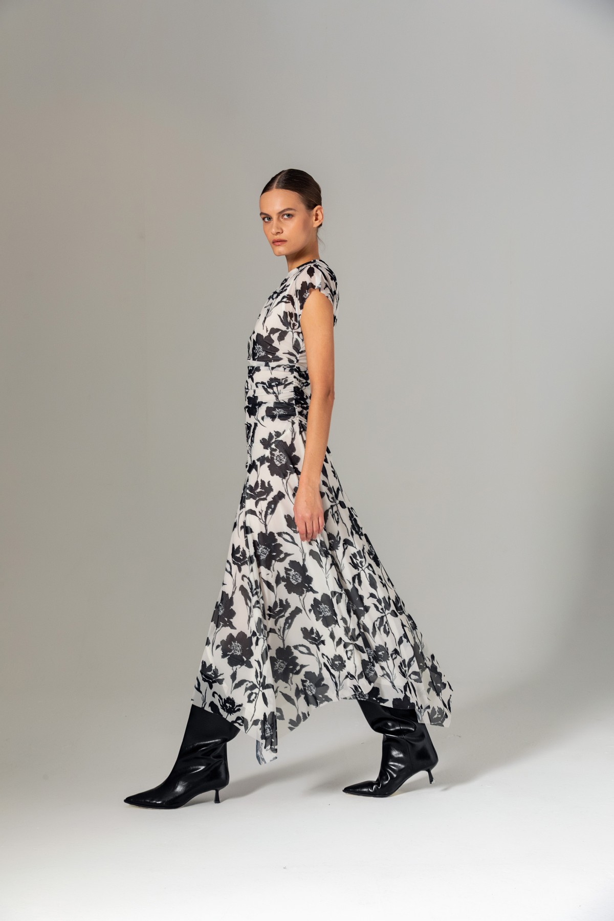 Asimetrik Desenli Tül Elbise Siyah