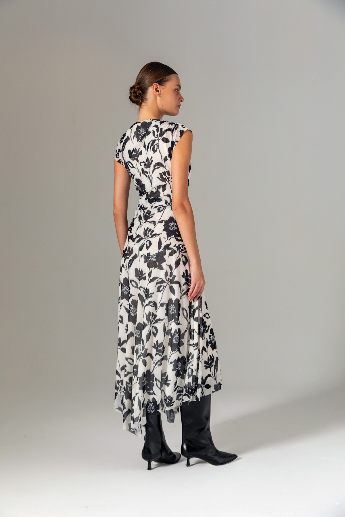 Asimetrik Desenli Tül Elbise Siyah