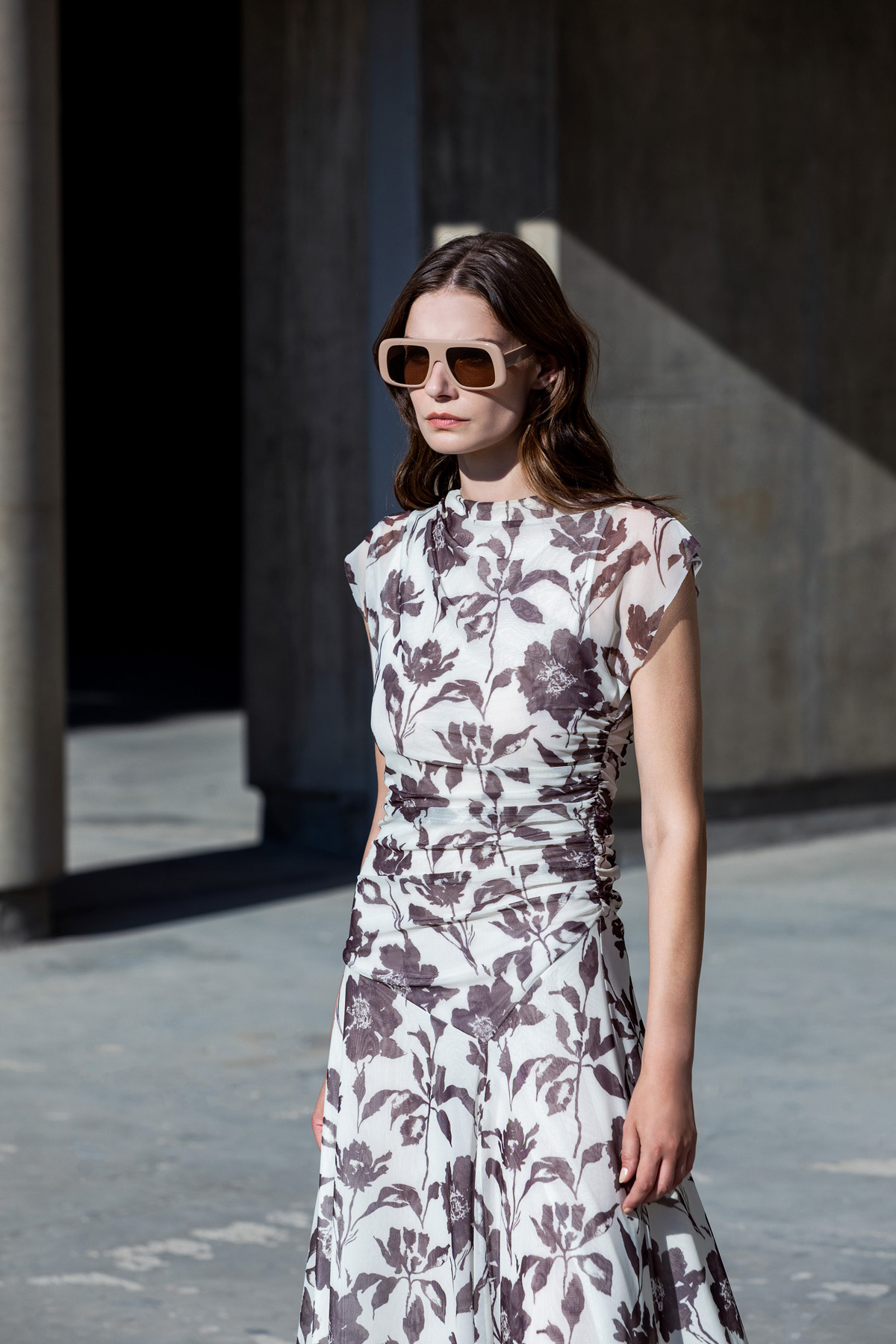 Asimetrik Desenli Tül Elbise Kahve