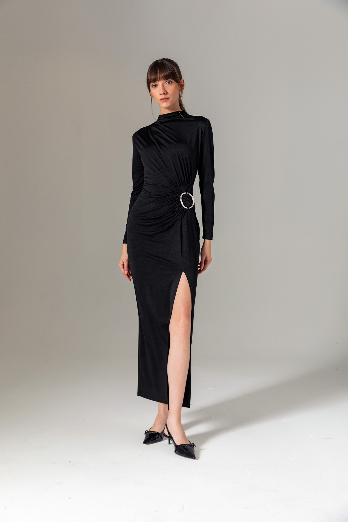 Metal Tokalı Uzun Örme Elbise Siyah