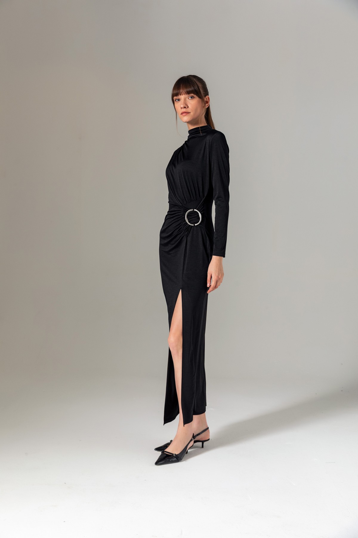 Metal Tokalı Uzun Örme Elbise Siyah