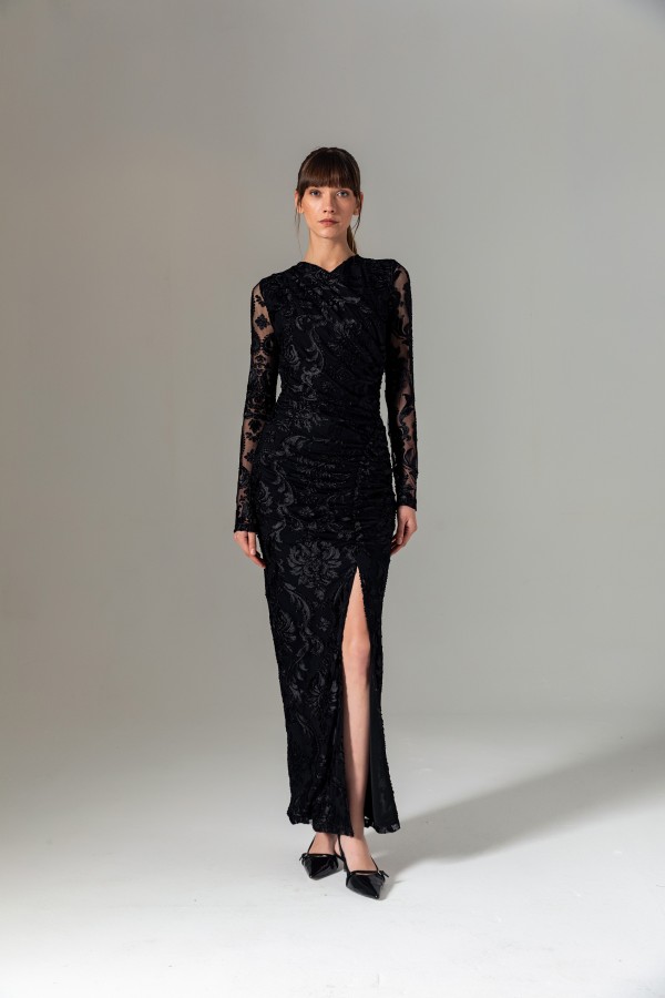  V Yaka Büzgülü Dantel Elbise Siyah